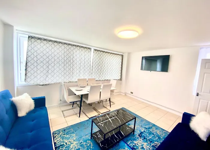 Comfy Two Bedroom Flat Edgeware Road In Central London
